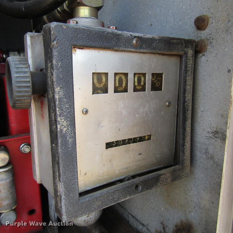 image for item DC0052 1994 International 2654 service truck