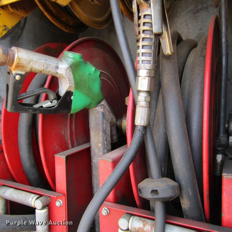 image for item DC0052 1994 International 2654 service truck