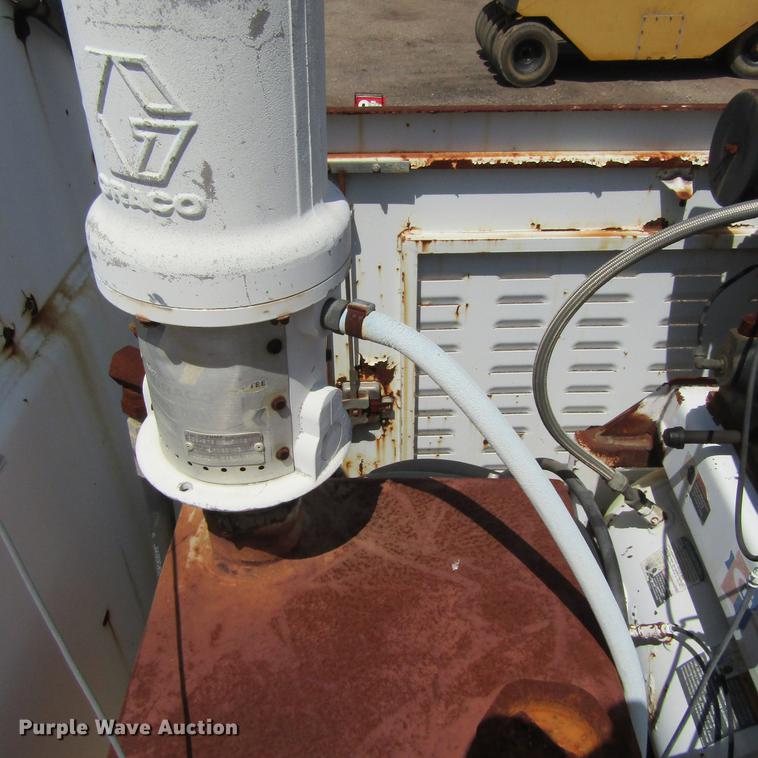 image for item DC0052 1994 International 2654 service truck