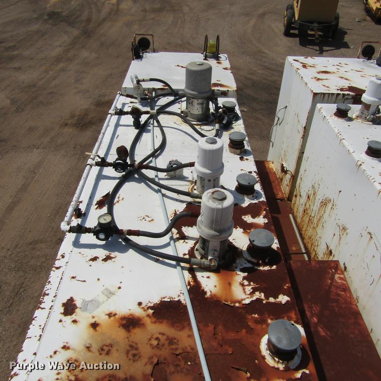 image for item DC0052 1994 International 2654 service truck