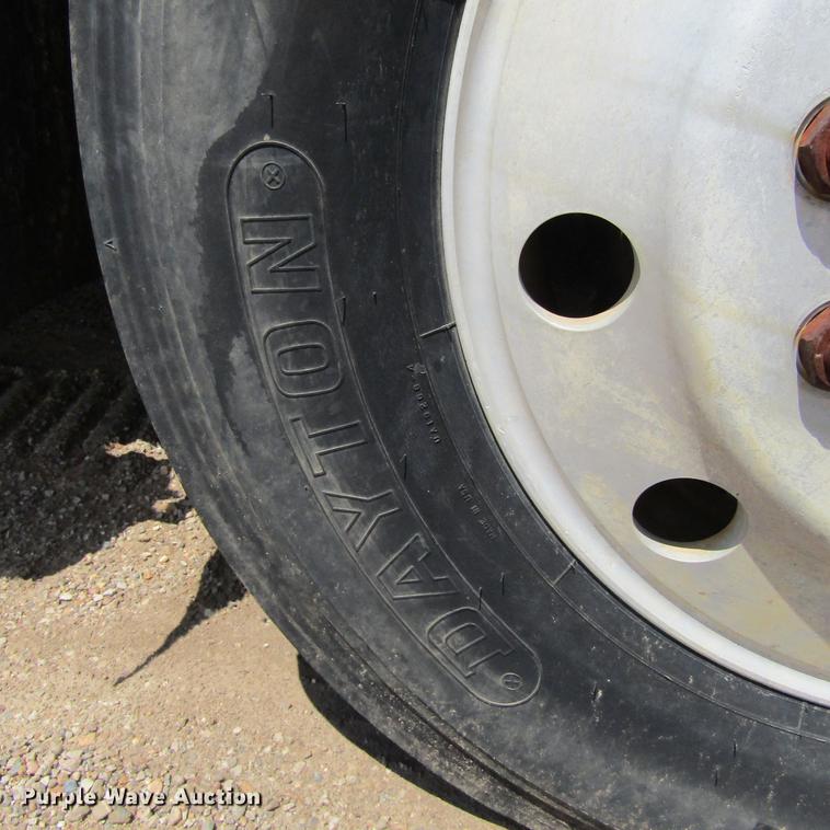 image for item DC0052 1994 International 2654 service truck