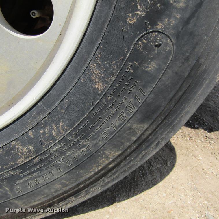 image for item DC0052 1994 International 2654 service truck