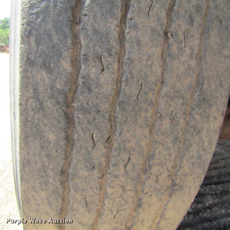 image for item DC0052 1994 International 2654 service truck