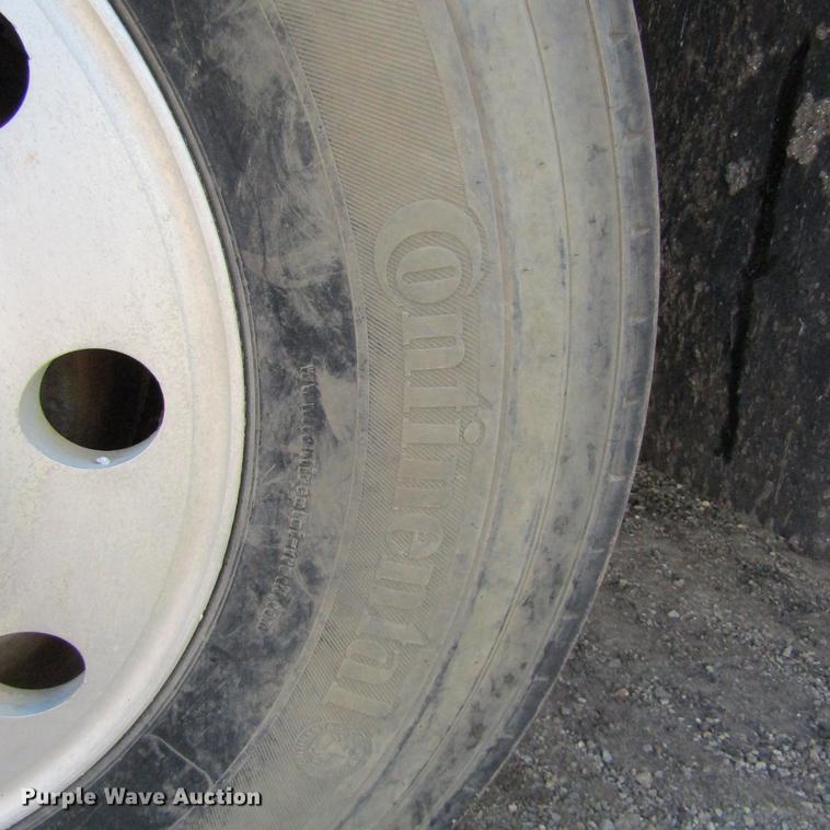 image for item DC0052 1994 International 2654 service truck