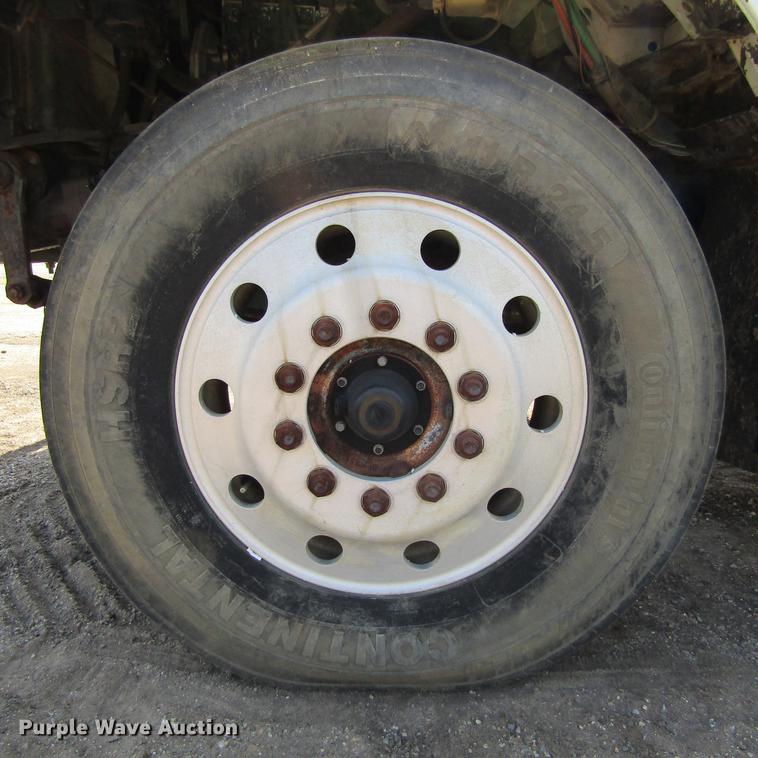 image for item DC0052 1994 International 2654 service truck