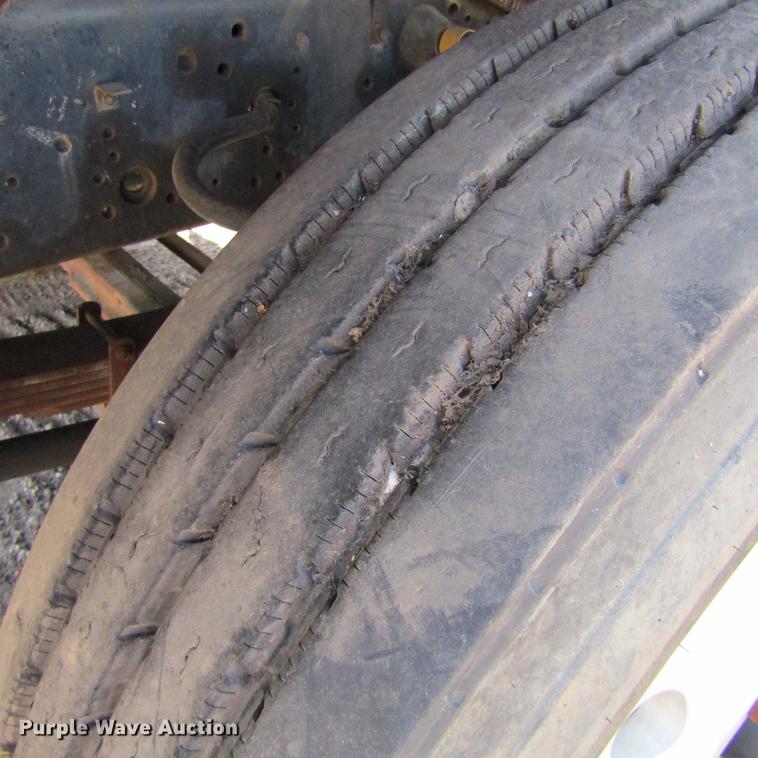 image for item DC0052 1994 International 2654 service truck