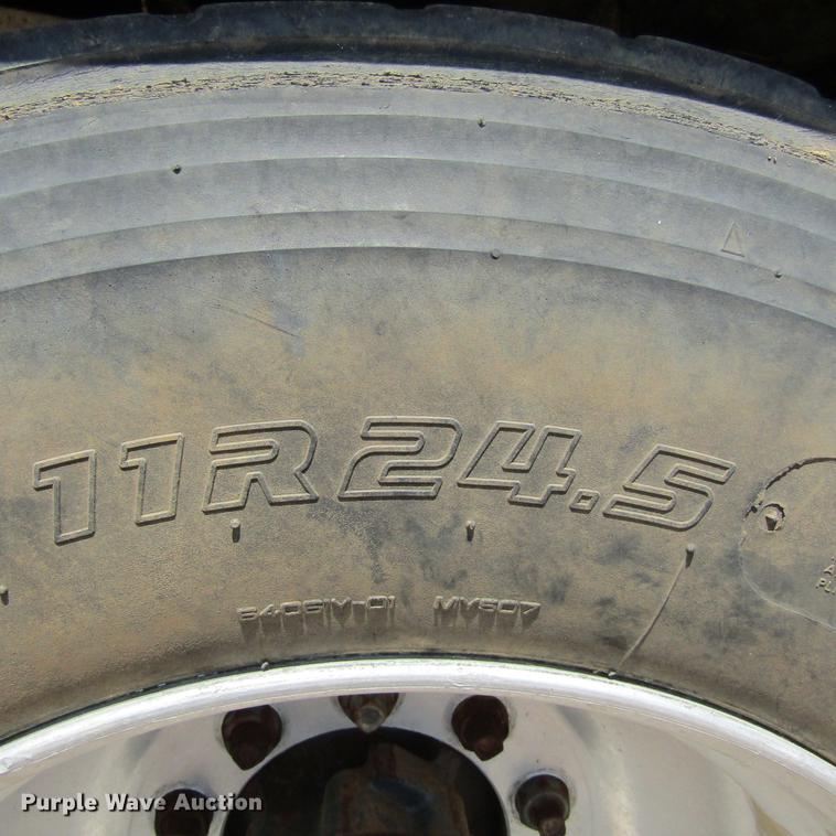 image for item DC0052 1994 International 2654 service truck