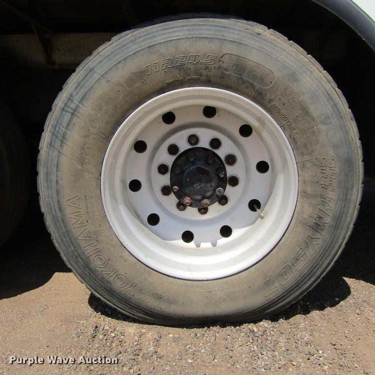 image for item DC0052 1994 International 2654 service truck