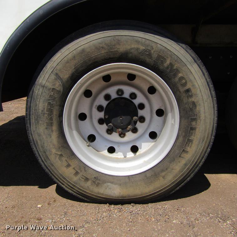 image for item DC0052 1994 International 2654 service truck