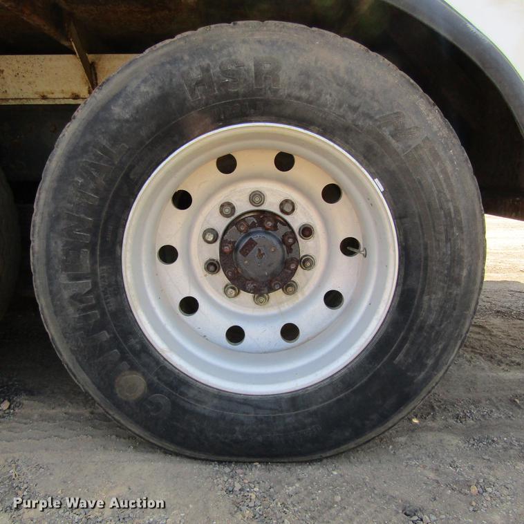 image for item DC0052 1994 International 2654 service truck