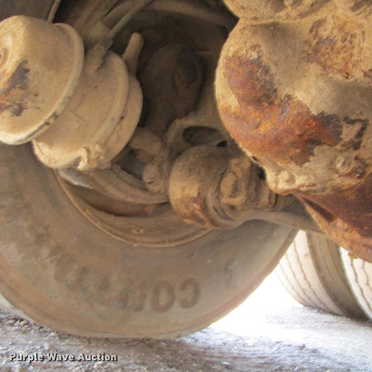 image for item DC0052 1994 International 2654 service truck