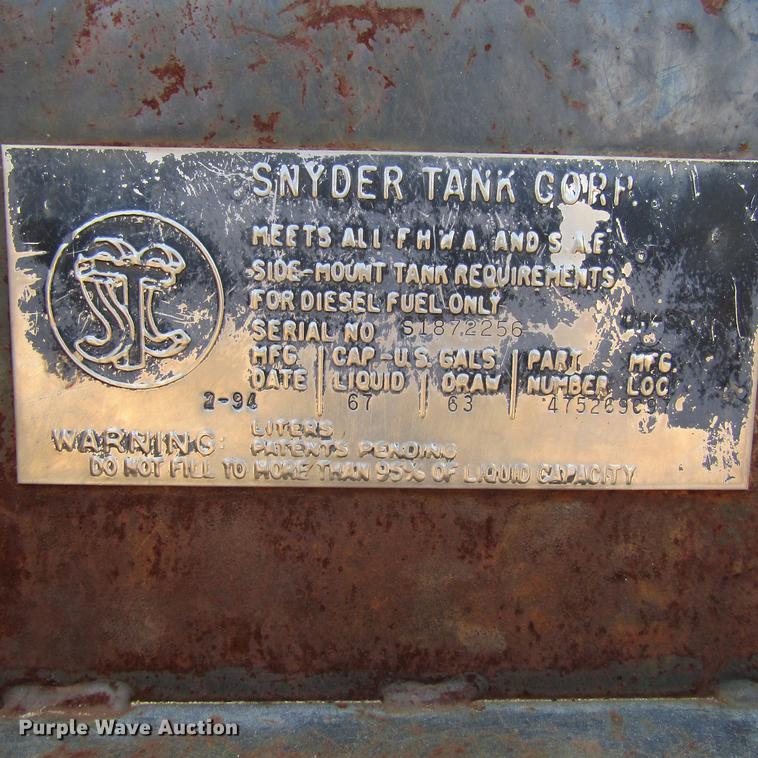 image for item DC0052 1994 International 2654 service truck