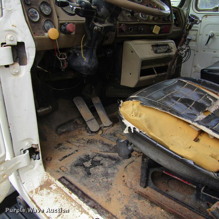 image for item DC0053 1982 Mack RD688S tank truck