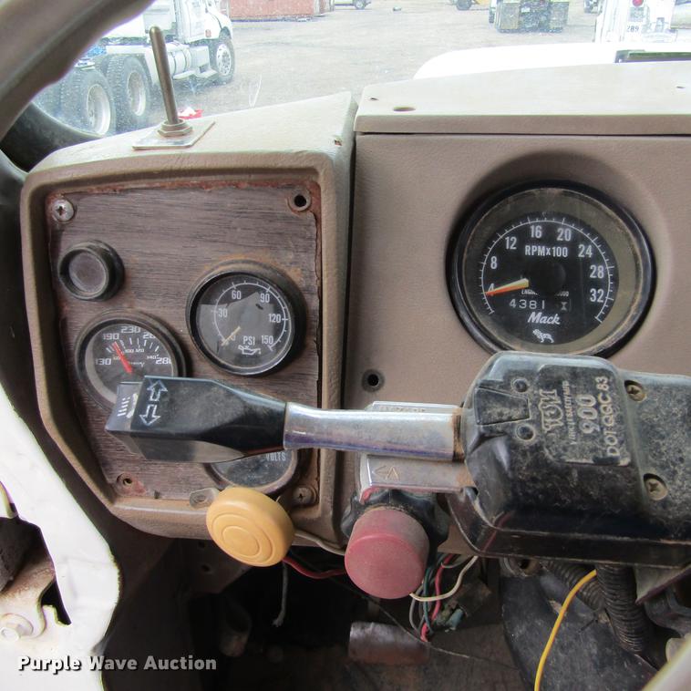 image for item DC0053 1982 Mack RD688S tank truck