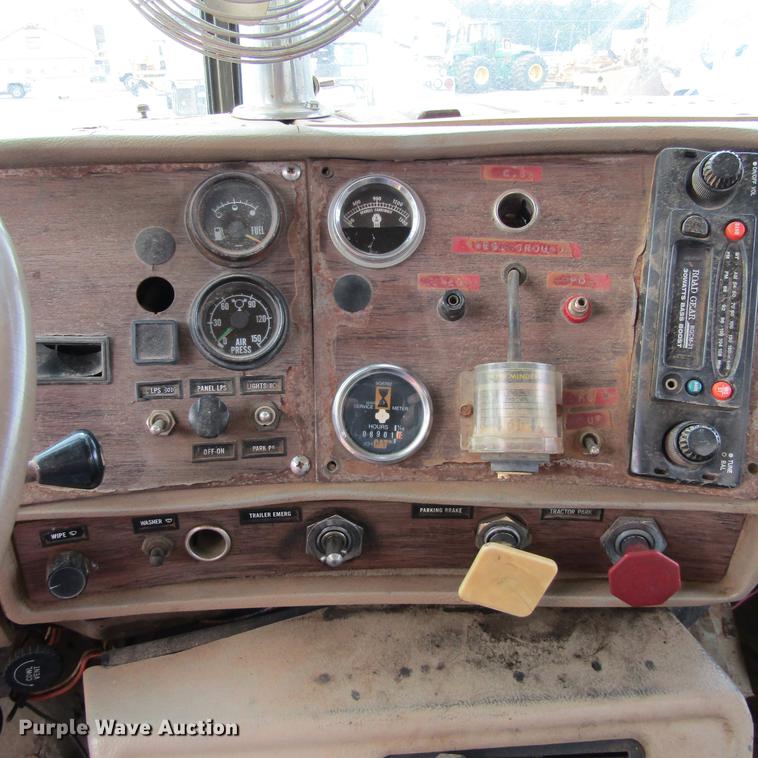 image for item DC0053 1982 Mack RD688S tank truck