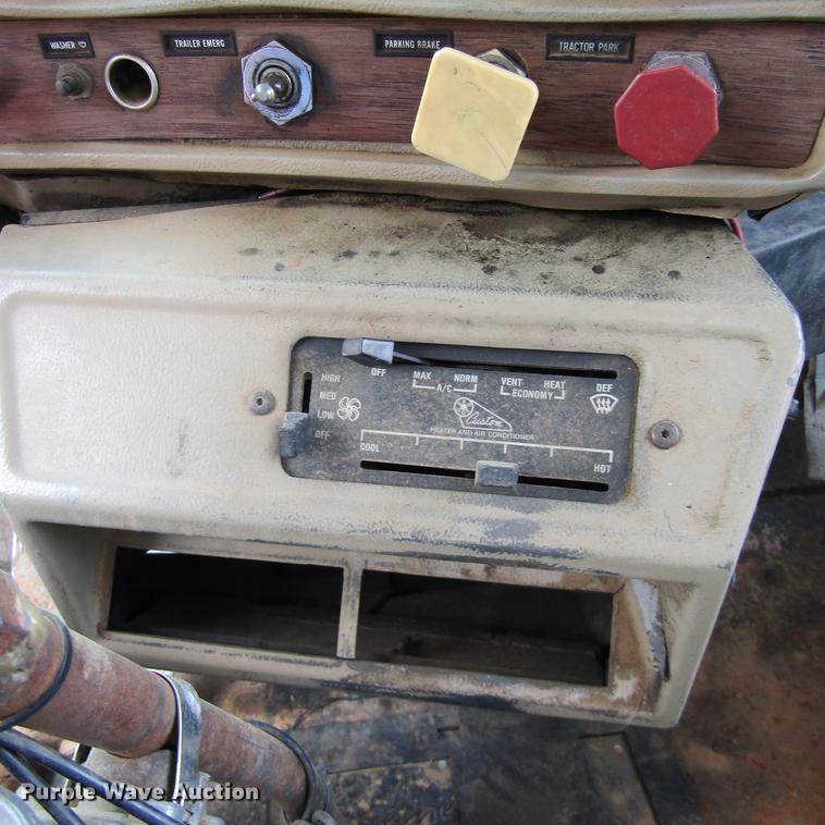 image for item DC0053 1982 Mack RD688S tank truck