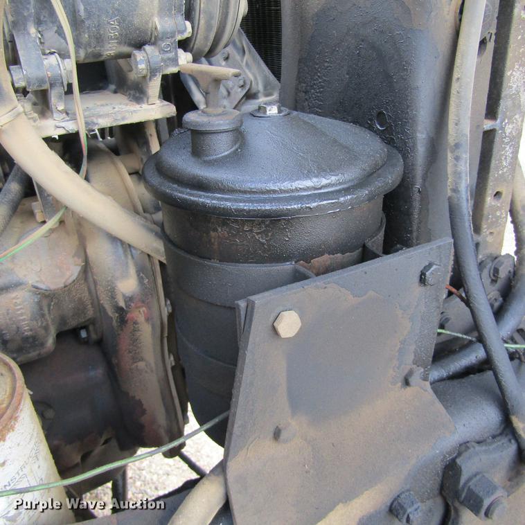 image for item DC0053 1982 Mack RD688S tank truck