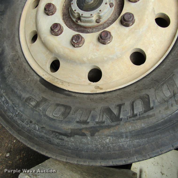 image for item DC0053 1982 Mack RD688S tank truck