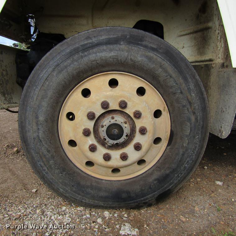 image for item DC0053 1982 Mack RD688S tank truck