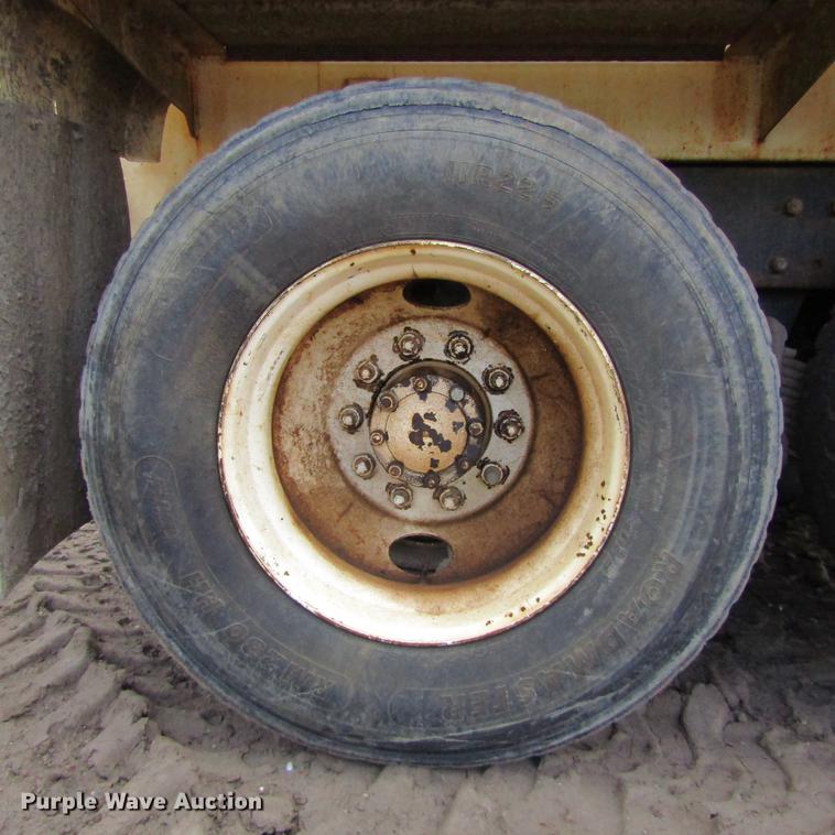 image for item DC0053 1982 Mack RD688S tank truck