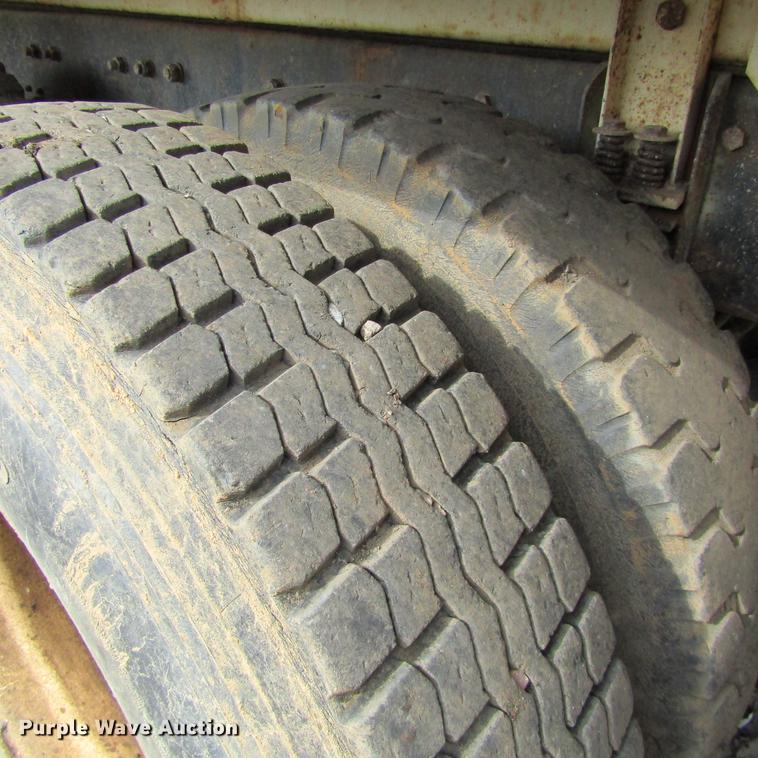 image for item DC0053 1982 Mack RD688S tank truck