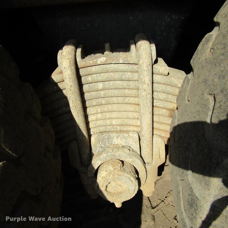 image for item DC0053 1982 Mack RD688S tank truck