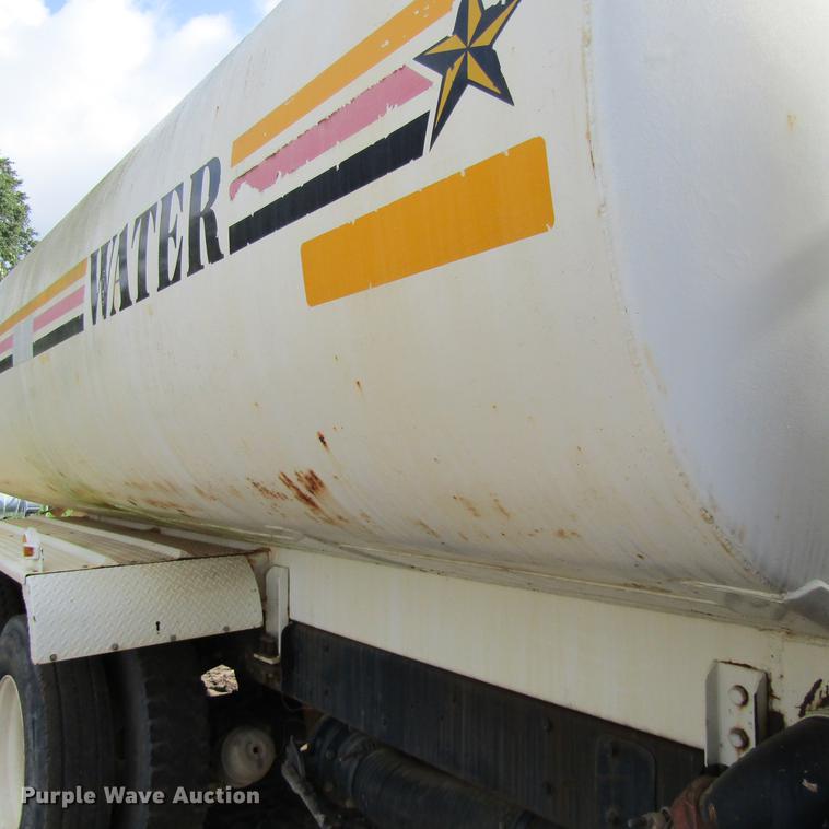 image for item DC0053 1982 Mack RD688S tank truck