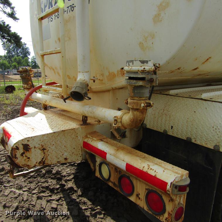 image for item DC0053 1982 Mack RD688S tank truck