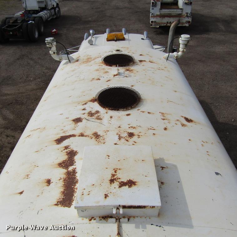 image for item DC0053 1982 Mack RD688S tank truck