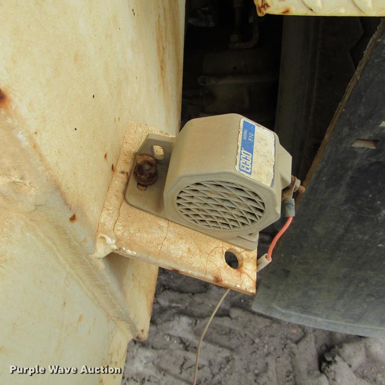 image for item DC0053 1982 Mack RD688S tank truck