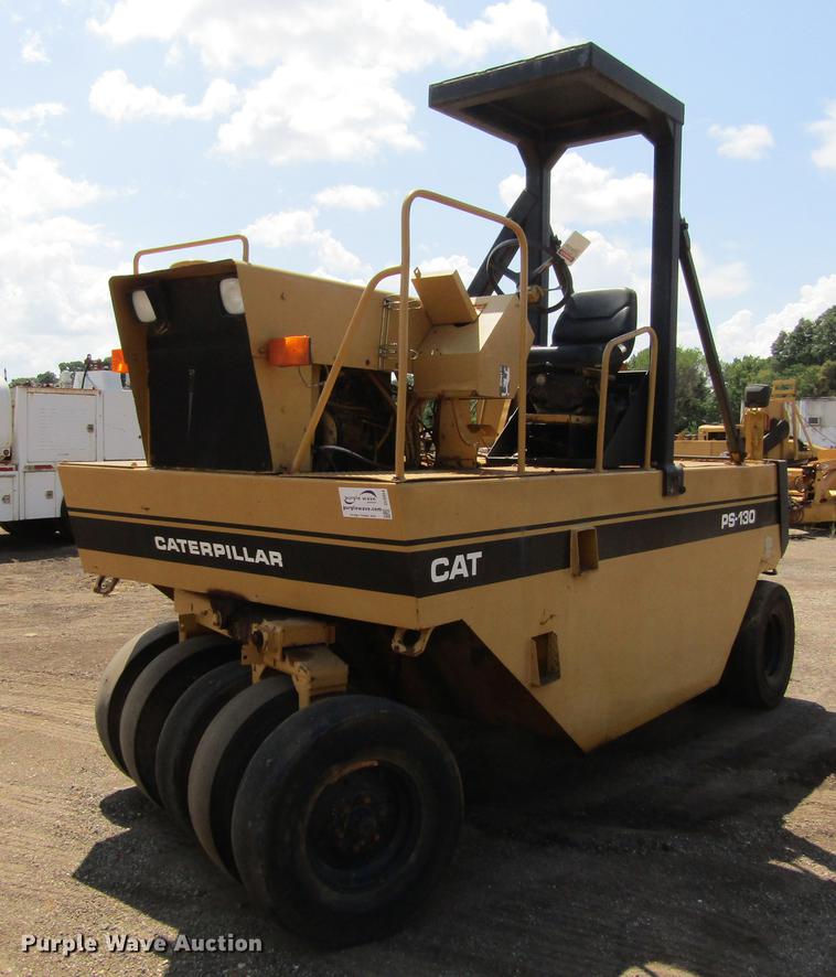 image for item DC0054 1994 Caterpillar PS-130 pneumatic roller