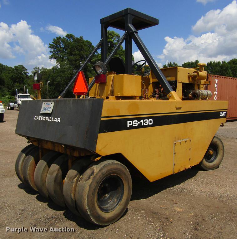 image for item DC0054 1994 Caterpillar PS-130 pneumatic roller
