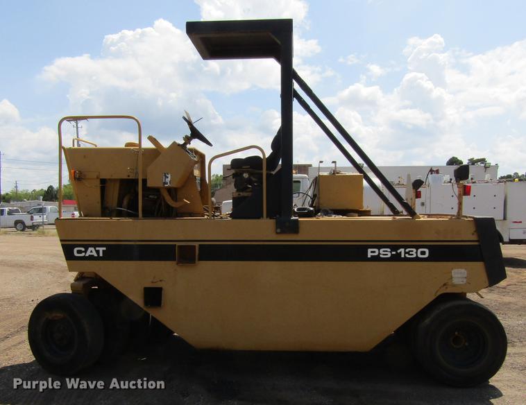 image for item DC0054 1994 Caterpillar PS-130 pneumatic roller