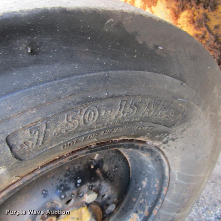 image for item DC0054 1994 Caterpillar PS-130 pneumatic roller