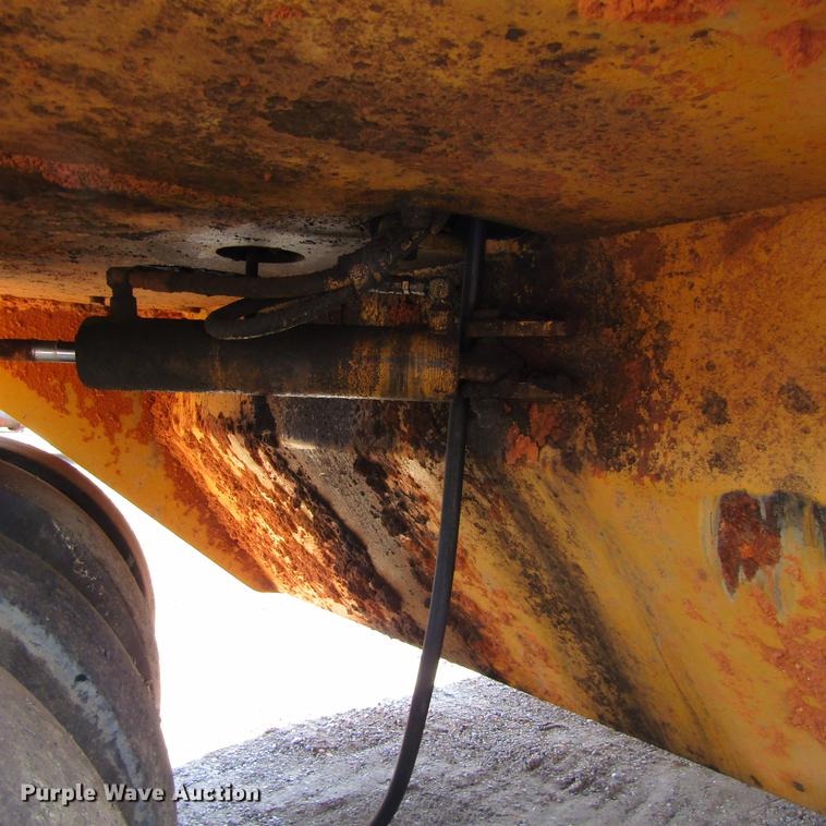 image for item DC0054 1994 Caterpillar PS-130 pneumatic roller