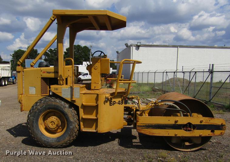 image for item DC0055 1984 Ingersoll Rand SP48 single drum vibratory compactor