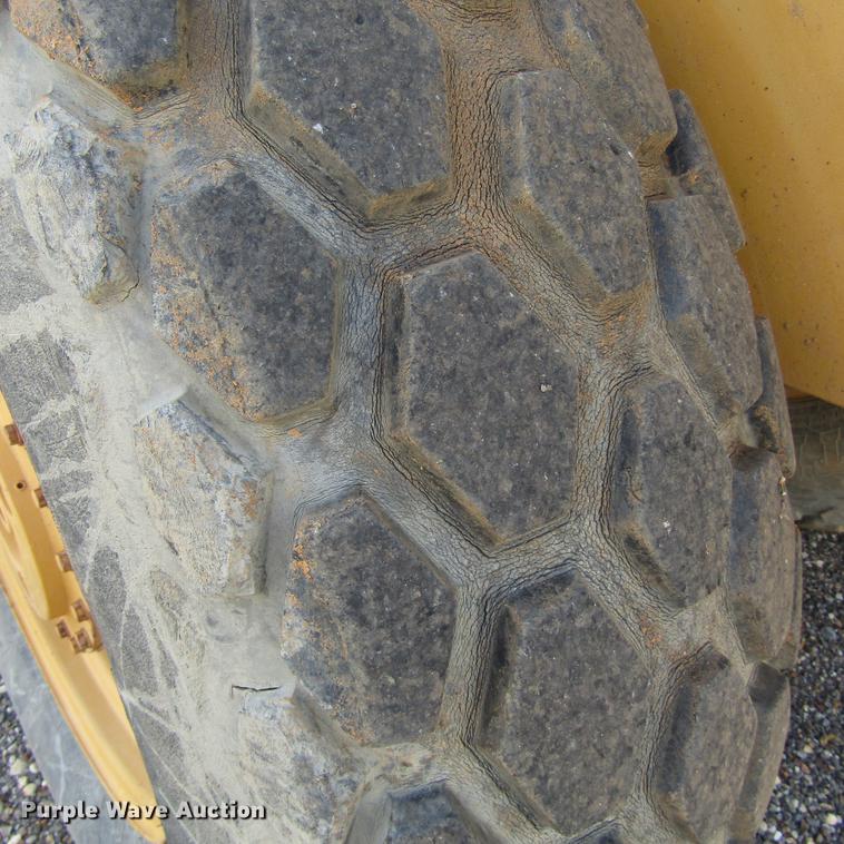 image for item DC0055 1984 Ingersoll Rand SP48 single drum vibratory compactor