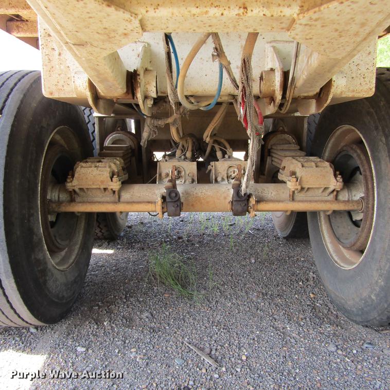 image for item DC0056 2000 Hilbilt 2424HDMT end dump trailer