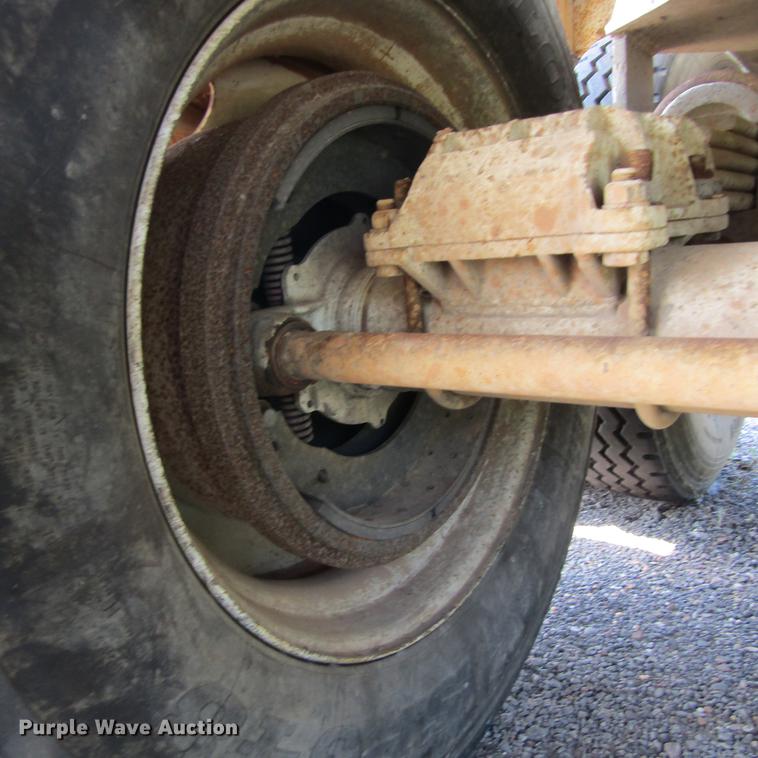 image for item DC0056 2000 Hilbilt 2424HDMT end dump trailer