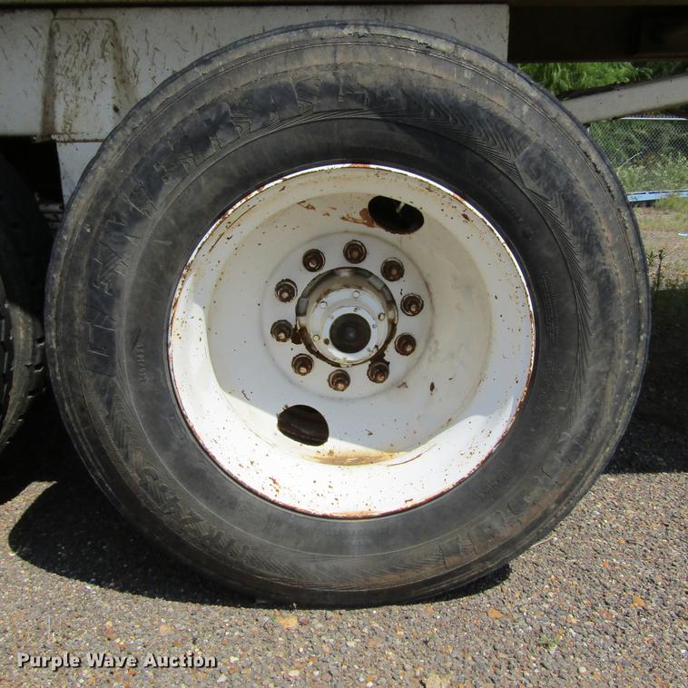 image for item DC0056 2000 Hilbilt 2424HDMT end dump trailer