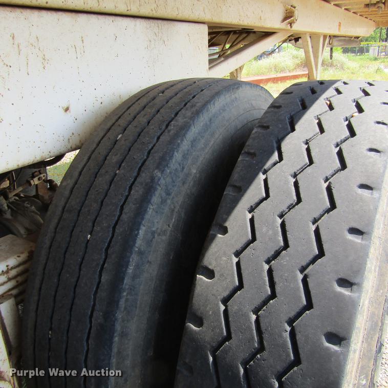 image for item DC0056 2000 Hilbilt 2424HDMT end dump trailer