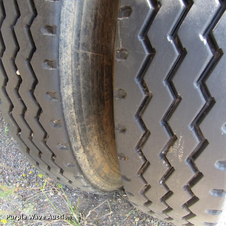 image for item DC0056 2000 Hilbilt 2424HDMT end dump trailer