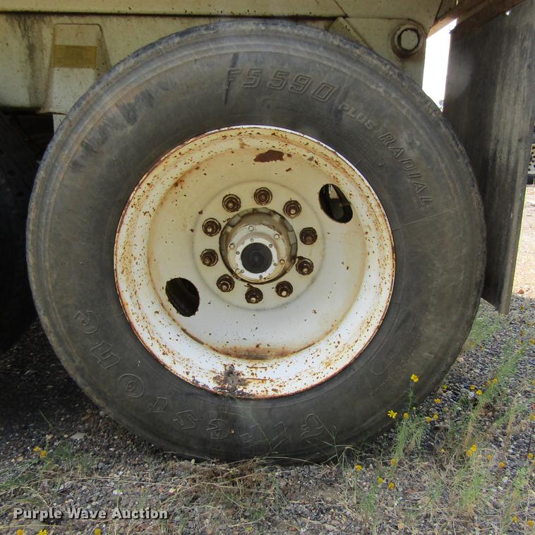 image for item DC0056 2000 Hilbilt 2424HDMT end dump trailer