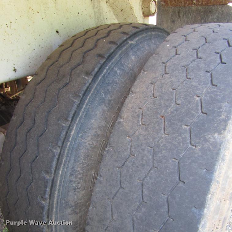 image for item DC0056 2000 Hilbilt 2424HDMT end dump trailer