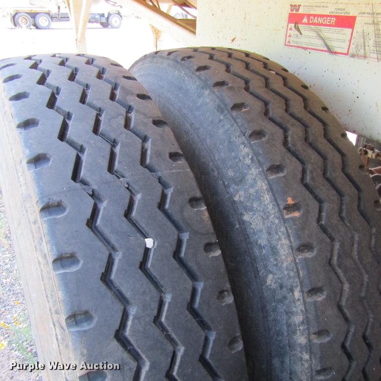 image for item DC0056 2000 Hilbilt 2424HDMT end dump trailer