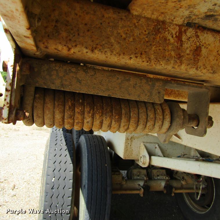 image for item DC0056 2000 Hilbilt 2424HDMT end dump trailer