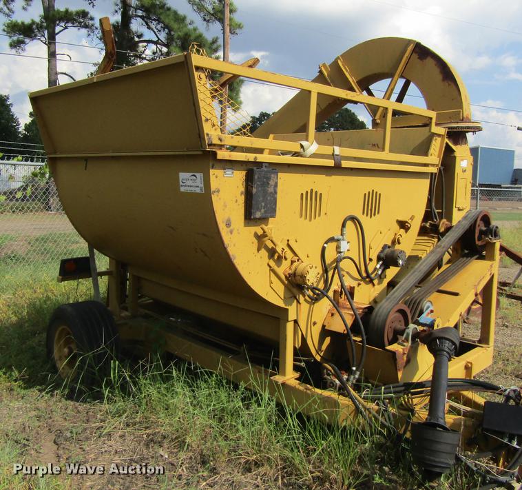 image for item DC0057 2004 Vermeer Top Gun bale shredder