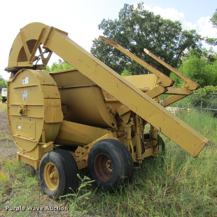 image for item DC0057 2004 Vermeer Top Gun bale shredder