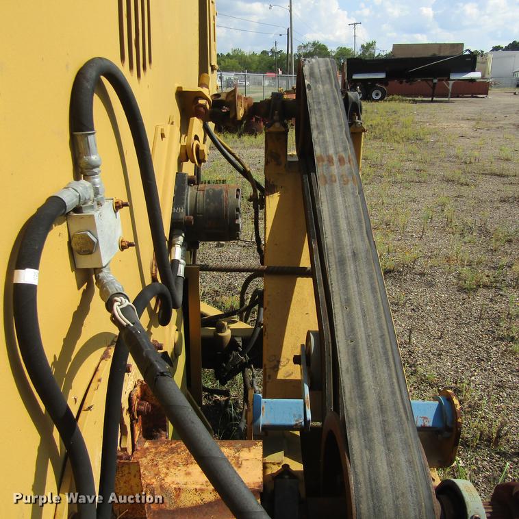 image for item DC0057 2004 Vermeer Top Gun bale shredder