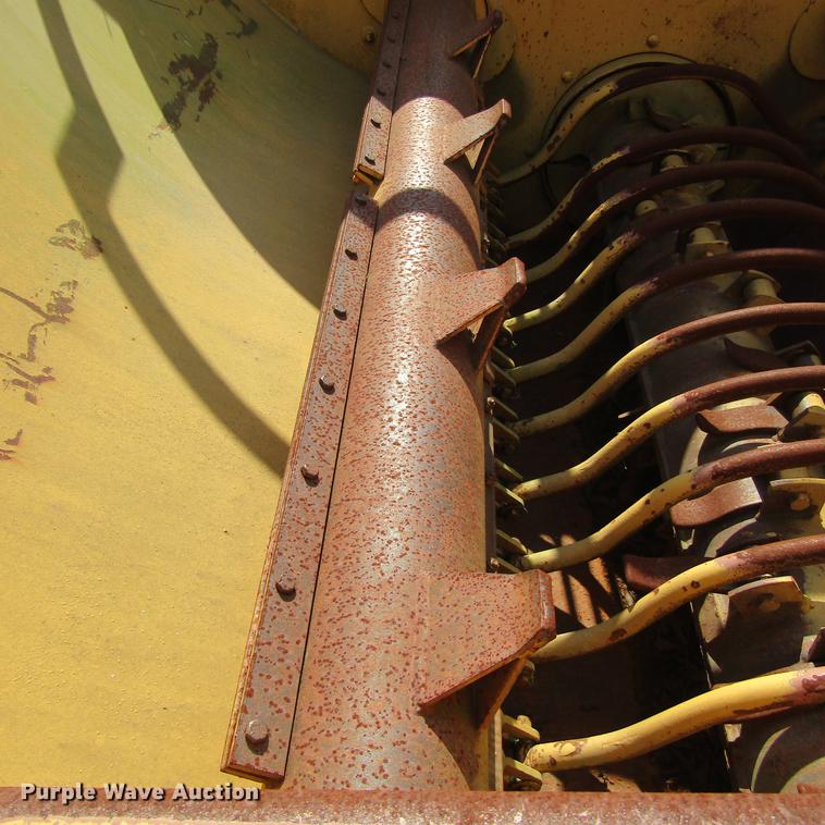 image for item DC0057 2004 Vermeer Top Gun bale shredder